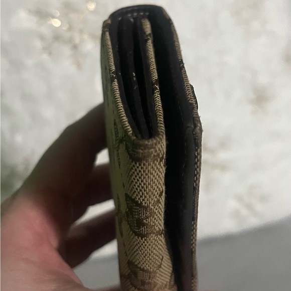 ✨Authentic Gucci Tan and Brown Monogram Wallet - Picture 5 of 12